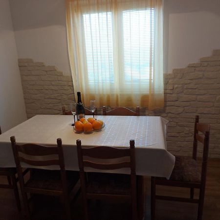 Apartmani Tatjana Okrug Gornji Exteriör bild