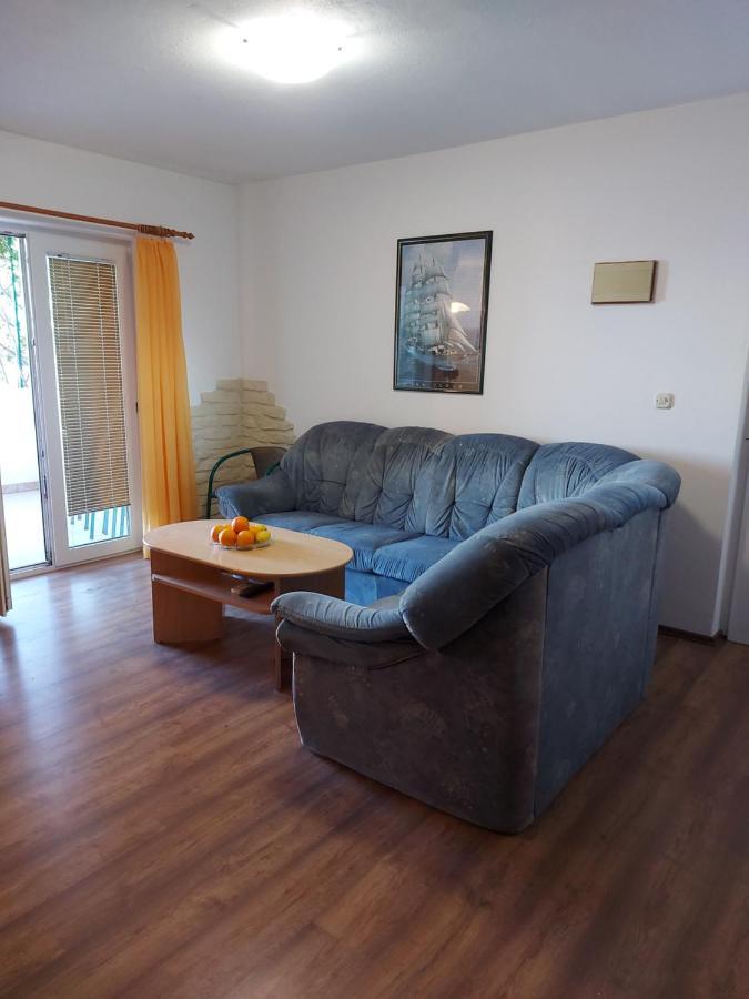 Apartmani Tatjana Okrug Gornji Exteriör bild