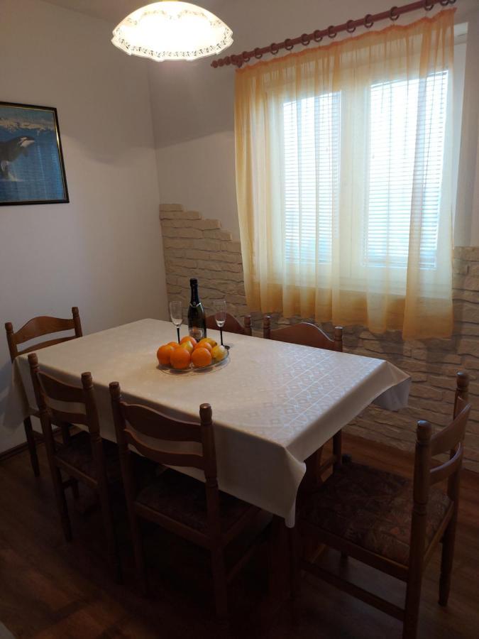 Apartmani Tatjana Okrug Gornji Exteriör bild