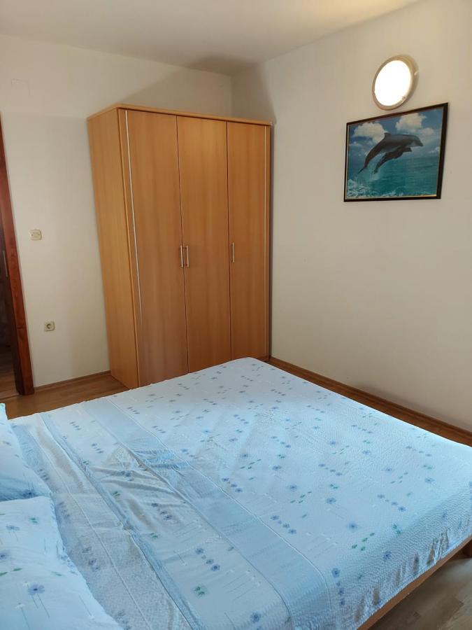 Apartmani Tatjana Okrug Gornji Exteriör bild