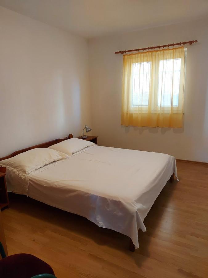 Apartmani Tatjana Okrug Gornji Exteriör bild