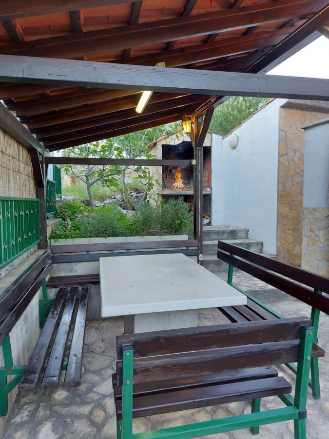 Apartmani Tatjana Okrug Gornji Exteriör bild